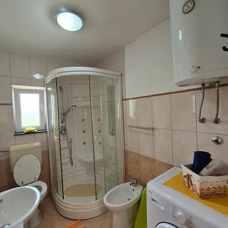 Lucija Apartmán Pridraga