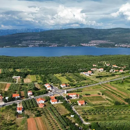 Apartament Lucija *