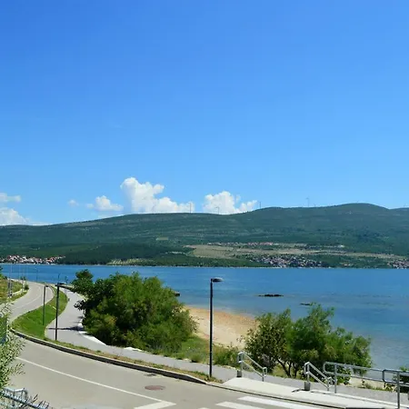 Lucija Apartmán Pridraga